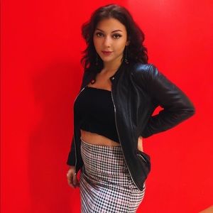 Meet your Posher, Carina